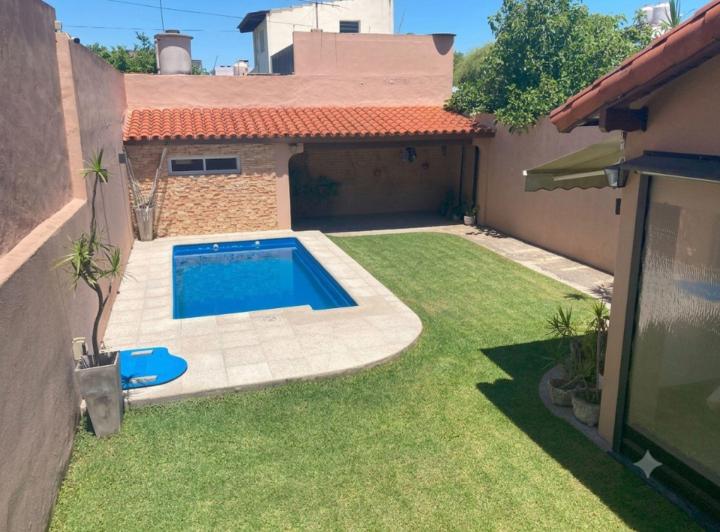 Casa · 188m² · 7 Ambientes · 2 Cocheras