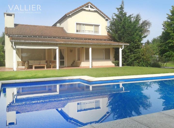 Casa · 193m² · 6 Ambientes · 1 Cochera