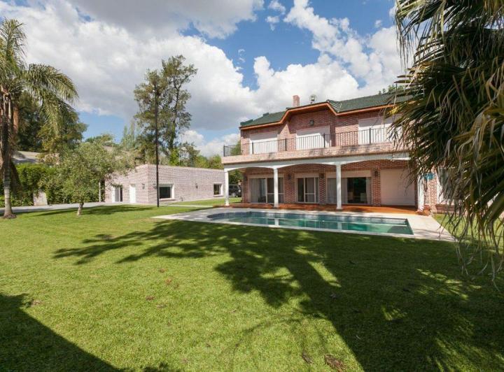 Casa · 600m² · 10 Ambientes