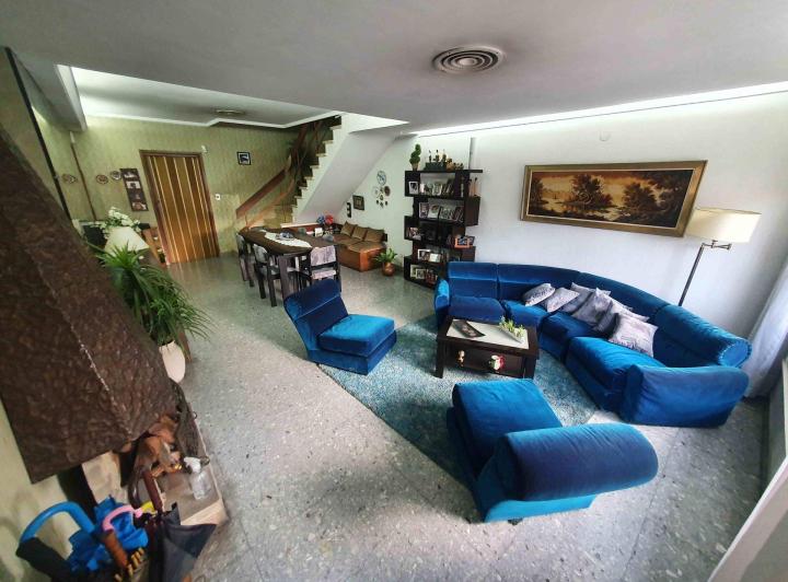Casa · 197m² · 6 Ambientes · 1 Cochera