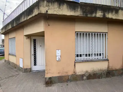 Casa 3 dorm. con cochera doble, patio y terraza