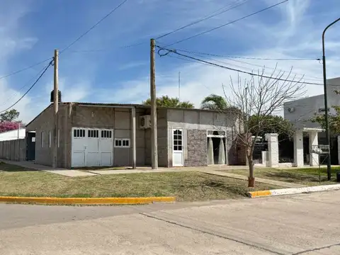 Venta/casa/pileta/bella italia.