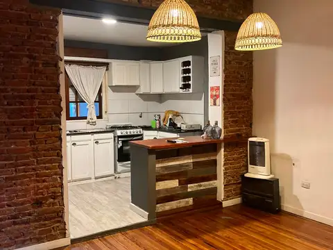 Venta casa 2 dormitorios con patio en azcuenaga