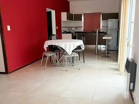 Venta casa un dormitorio + 8 cocheras