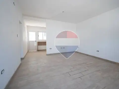 Casa al frente de 2 dormitorios en venta