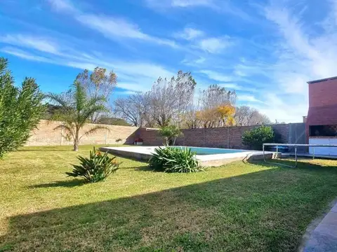 Casa moderna apta a crédito , frente al aeropuerto
