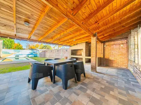 Casa venta capitan bermudez 3 dormitorios pileta