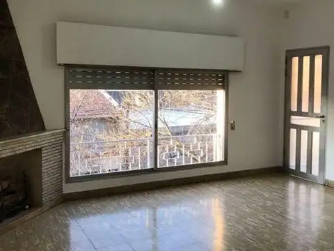 Catamarca 2957 - casa de 3 dormitorios planta alta con terraza en venta - pichincha, rosario