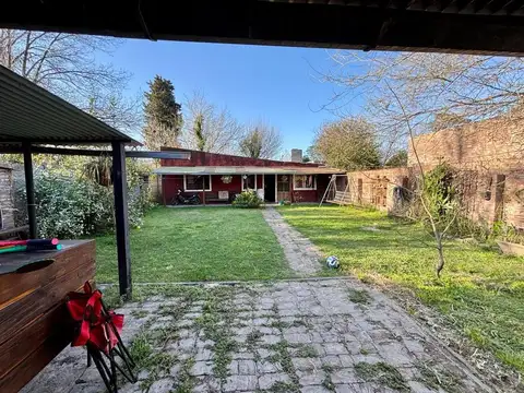 Venta casa a reciclar con gran terreno en funes