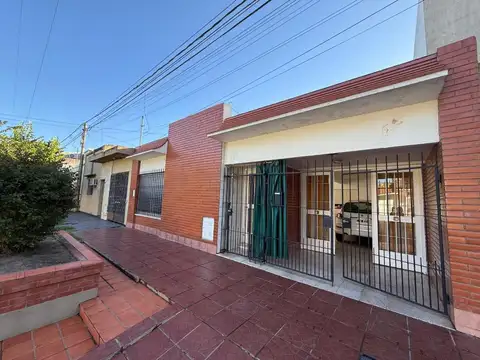 Venta casa 2 dorm. y cochera y dpto en guadalupe