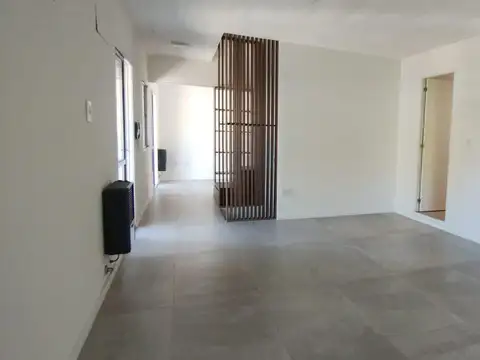 Casa en venta en planta alta en rosario en montevideo 5500