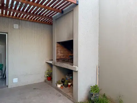 2 ph de 2 dormitorios en excelentes condiciones - barrio el bosque