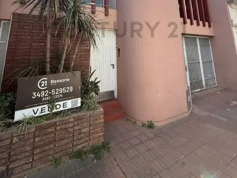 Venta de exclusiva propiedad con vivienda, estudio y sector habitacional complementario