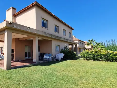Casa 3 dormitorios en la carolina golf & country