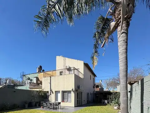 Venta casa 3 dormitorios( b. tiro suizo) en pje, ámsterdam 1034, altura avda. san martín al 4800