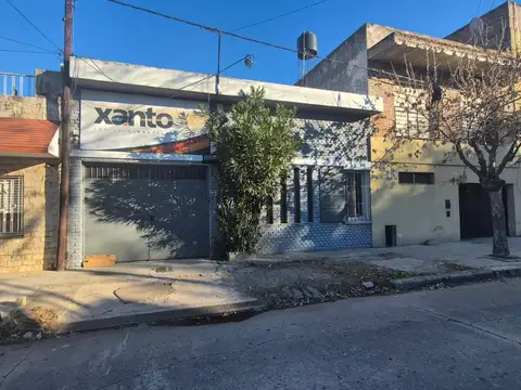Venta depósito/galpón 216m2, con 2 oficinas+baños