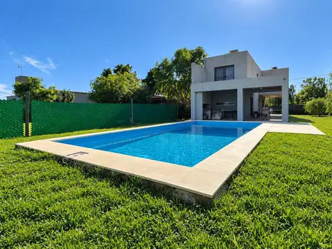 Venta | permuta - casa 3 dormitorios con parrillero y pileta - barrio punta chacra - roldán