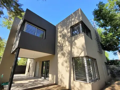 Casa en venta 3 dormitorios - funes - apto credito