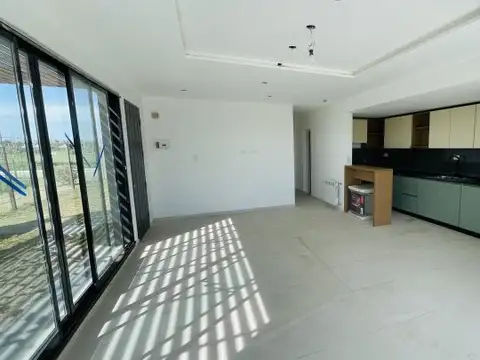 Casa a estrenar 2 dormitorios, pileta y parrillero-pueblo esther
