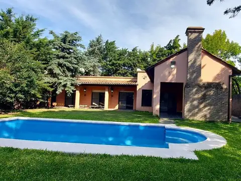 Casa en venta funes 2 dormitorios pileta