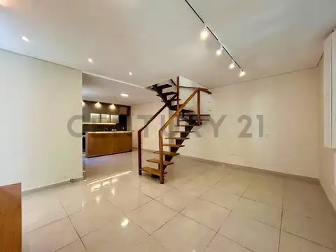 Venta | casa reciclada de 3 dormitorios con patio y parrillero | lourdes, rosario