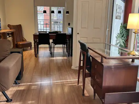 Pequeña casa tipo ph en primer piso