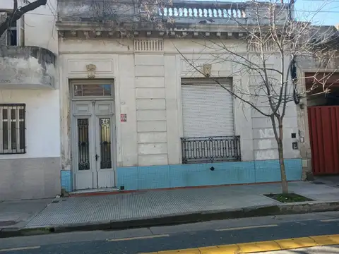 Venta de casa 7 ambientes en boedo, capital federal- oportunidad   lote 8.66 x 35
