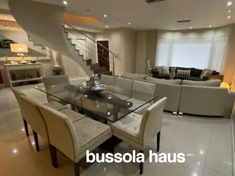 Casa 5 dormitorios con pileta en caballito