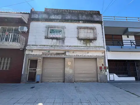 Tipo casa 3 amb. a refaccionar venta