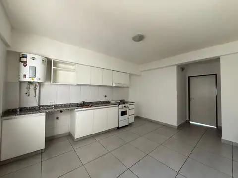 Alquiler 2 ambientes al frente con balcón y cochera – av. directorio