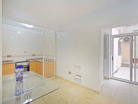 Alquiler  2 amb con patio gastos incluido flores