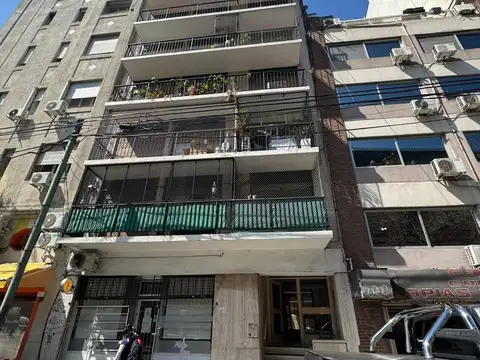 Departamento 2 ambientes en calle riobamba al 700