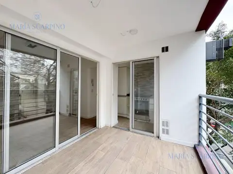 Departamento 2 ambientes con balcón amplio y espacio guardacoches en belgrano