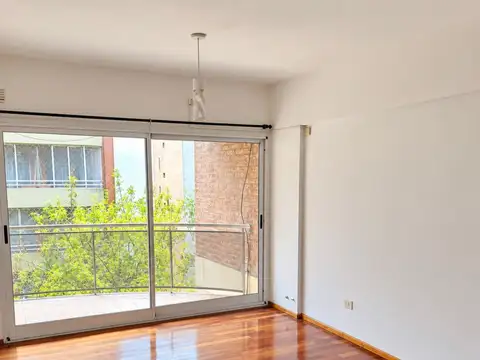 Semipiso al frente 47 mc propios  amplia cocina recien pintado