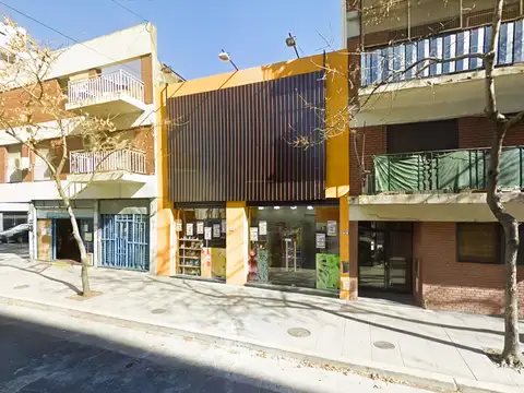 Gran local sobre lote propio. sin columnas. fuerza motriz/ frio/oficinas