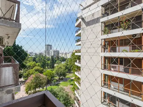 Venta piso alto al frente | 116 m² | 3 amb + dependencia | balcón y baulera | caballito