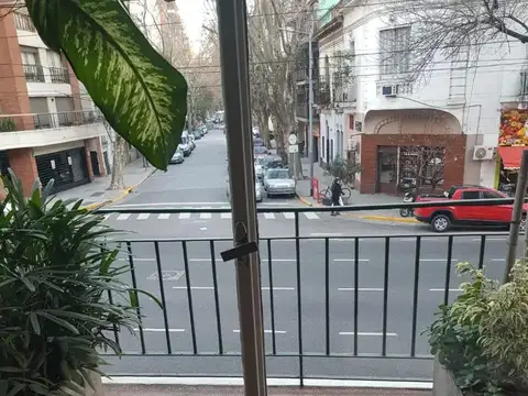 Excelente departamento sobre juan bautista alberdi