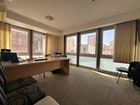 Oficina 140 m² con 2 cocheras dobles - para ingresar ya