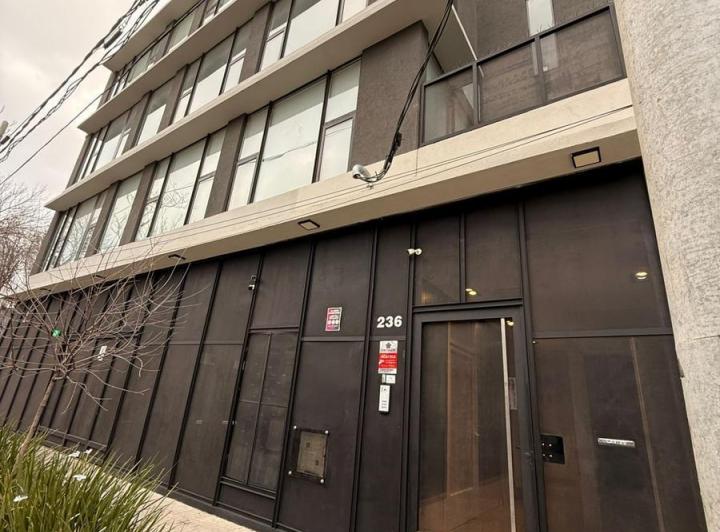 Oficina comercial · 225m²