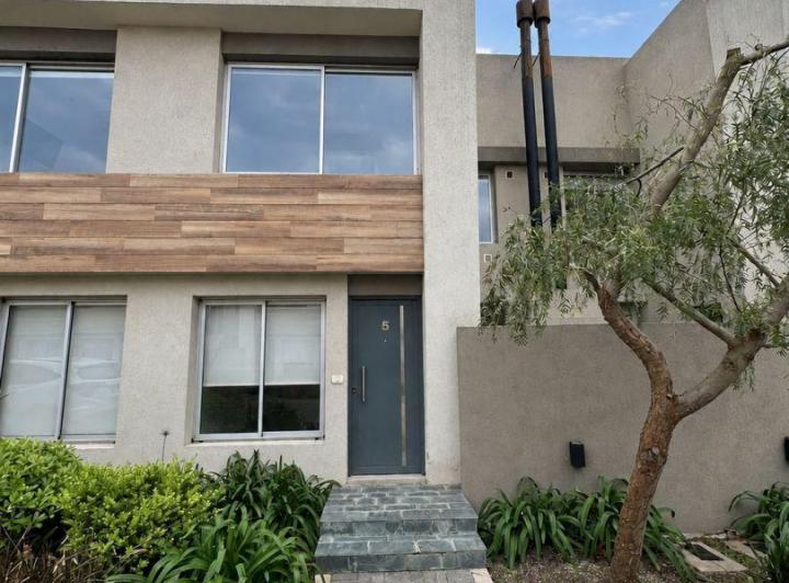 Casa · 80m² · 3 Ambientes · 1 Cochera