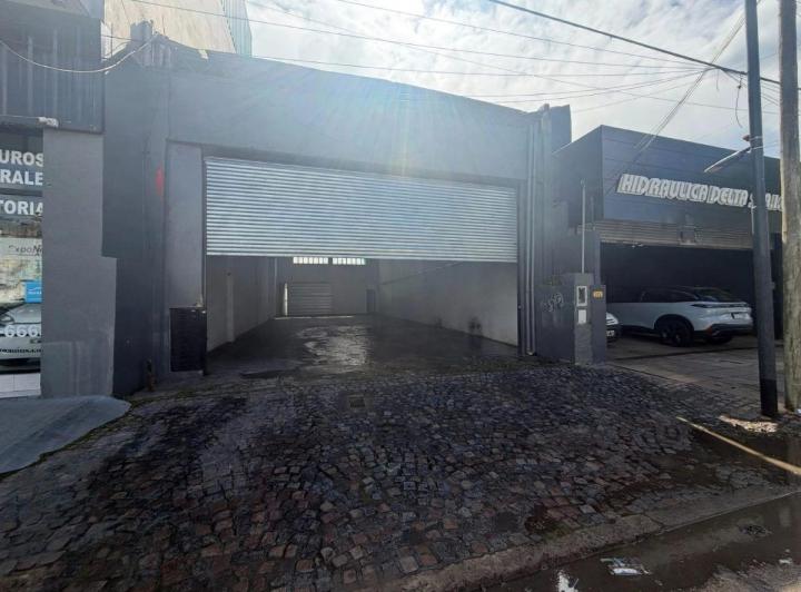 Bodega-Galpón · 200m²