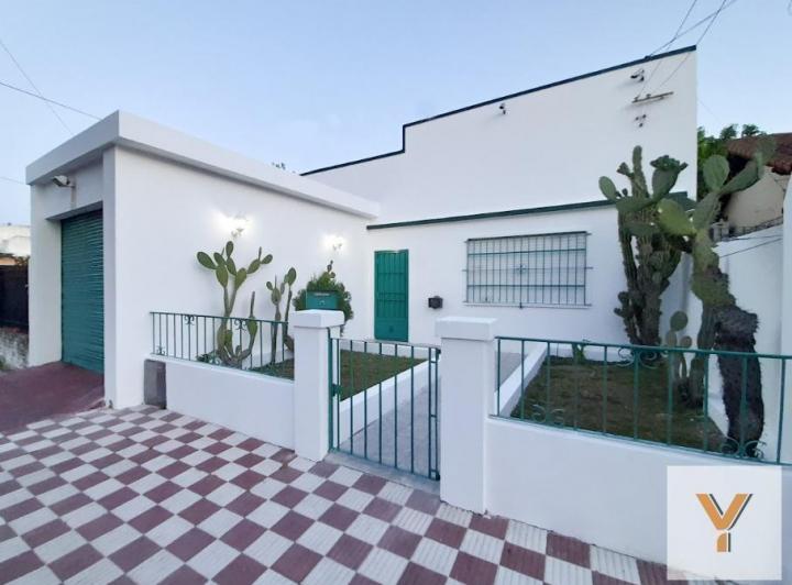 Casa · 219m² · 4 Ambientes · 1 Cochera