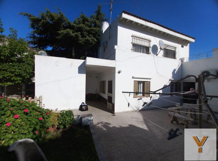 Casa · 185m² · 5 Ambientes · 1 Cochera