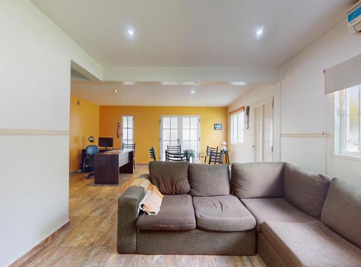 Casa · 210m² · 7 Ambientes