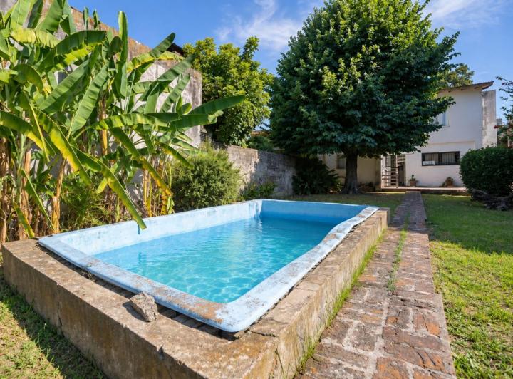 Casa · 162m² · 7 Ambientes · 1 Cochera
