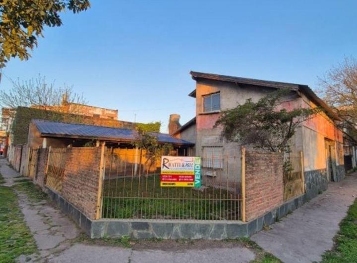 Casa · 170m² · 6 Ambientes · 1 Cochera