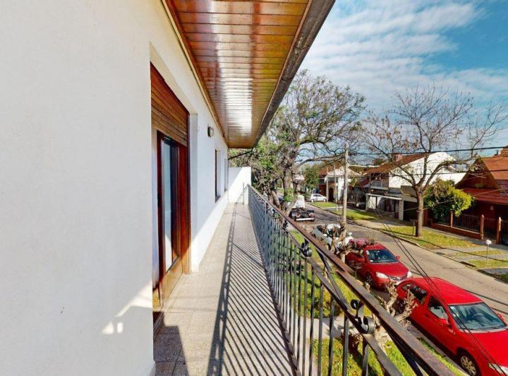 Casa · 200m² · 8 Ambientes · 1 Cochera