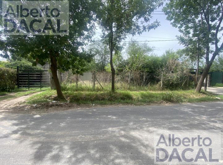 Terreno · 881m²