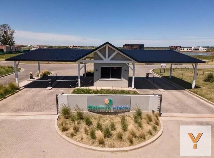 Terreno · 884m²