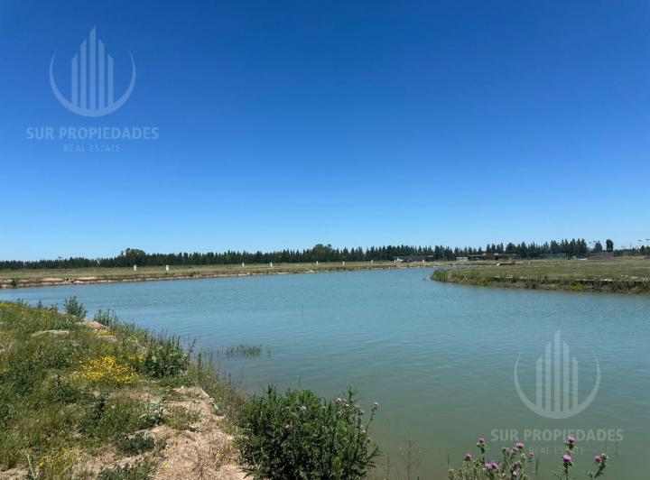 Terreno · 743m²